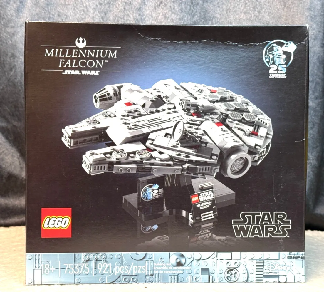 LEGO Star Wars Millennium Falcon Starship Collection 75375 921 PCS New Sealed