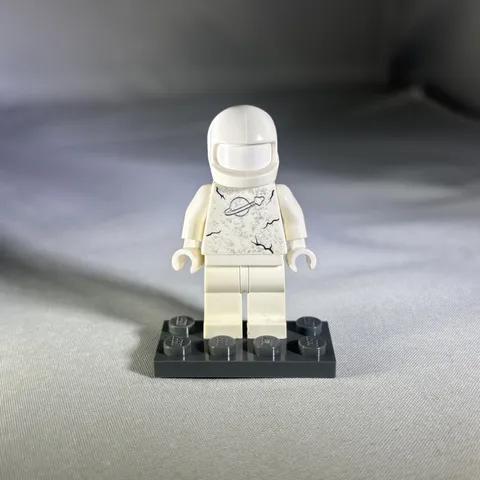 LEGO Classic Spaceman White Statue Minifigure - 5974 Space Police Galactic SP103