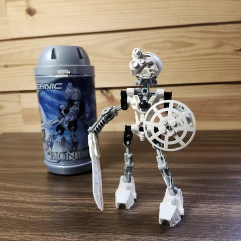 LEGO Bionicle #8536 Kopaka Toa Mata of Ice 