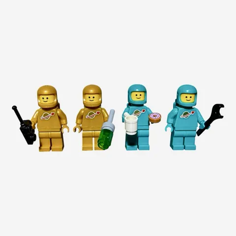 LEGO Ideas: Minifigure Vending Machine 21358 - Classic Space Minifigure Lot