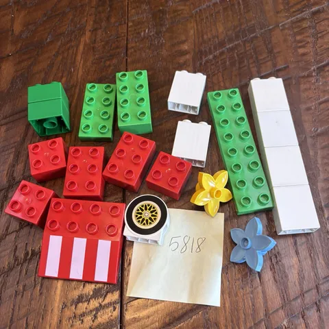 Lot of Replacement Duplo pieces for Pixar Cars set 5818 red awning, printed tire