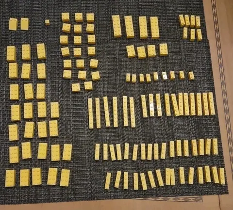 LEGO Bulk Lot Yellow Bricks  Pieces  Mixed Parts 123 Pieces 8+ Ounces