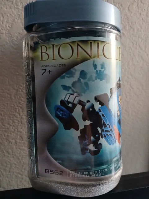 LEGO BIONICLE: Gahlok 8562 - Missing a Krana mask