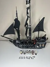 99% Complete LEGO Pirates of the Caribbean: The Black Pearl (4184) Mini Figs