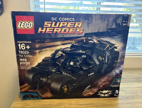 LEGO DC Comics Super Heroes The Tumbler 76023 1869pcs 16+ Box Exclusive