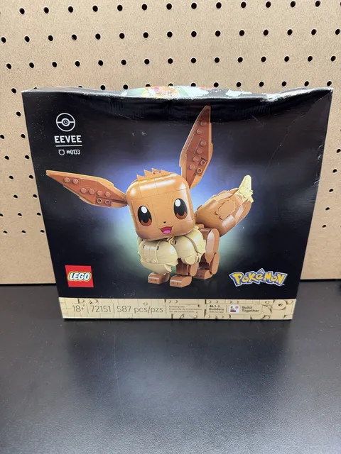 LEGO Pokemon Eevee #72151 Brand New Factory Sealed Damaged Box