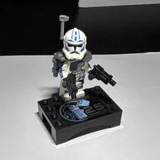 LEGO Star Wars Arc Trooper Fives Minifigure Limited Edition w/ 25 Years Stand