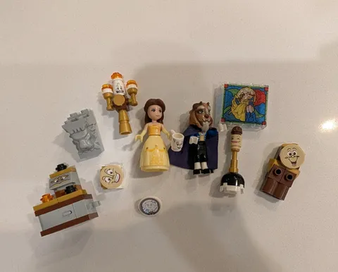 LEGO Disney Belle’s Enchanted Castle Lot Set 41067  - Belle, Beast, Lumière