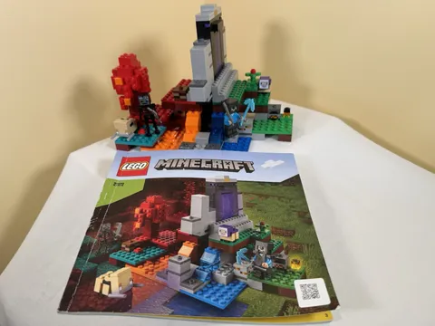 LEGO Minecraft: The Ruined Portal (21172)