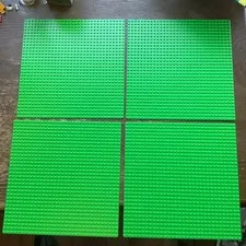 LEGO Lot of 4 3811 Lite Green Base Plate Baseplate 32x32 - 32 x 32 -10" x 10 "
