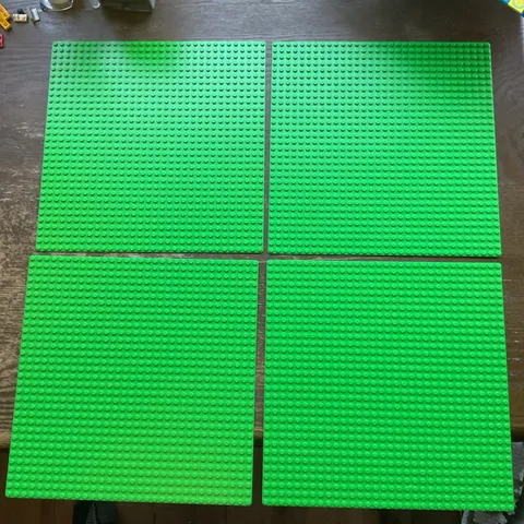 LEGO Lot of 4 3811 Lite Green Base Plate Baseplate 32x32 - 32 x 32 -10" x 10 "