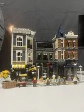 LEGO Assembly Square 10255 Creator Expert Modular Buildings