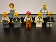 lot of 7 lego prisoners