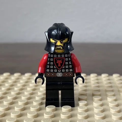 Lego Castle Dragon Knight Scale Mail Cheek Protection Helmet, Black Beard CAS522
