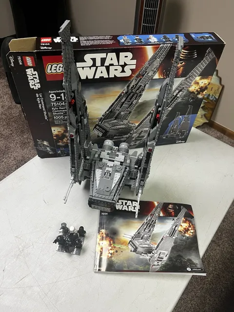 LEGO Star Wars 75104 Kylo Ren's Command Shuttle 1005pcs Box+Instructions
