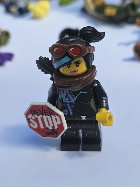 Lego The Lego Movie 2 70829 Lucy Escape-Buggy Minifigure. No Crossbow