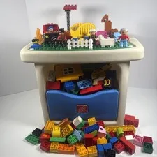 Step 2 Lego Duplo Building Blocks Table w/ Storage & 200 Duplos
