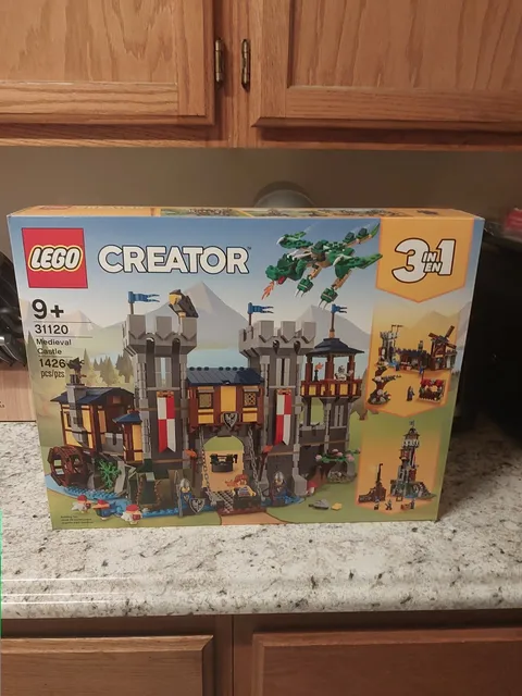 LEGO CREATOR: Medieval Castle (31120)