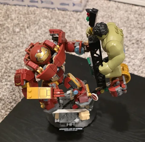 LEGO Marvel 76210 Hulkbuster Avengers: Age of Ultron Display Stand 642pc 16+