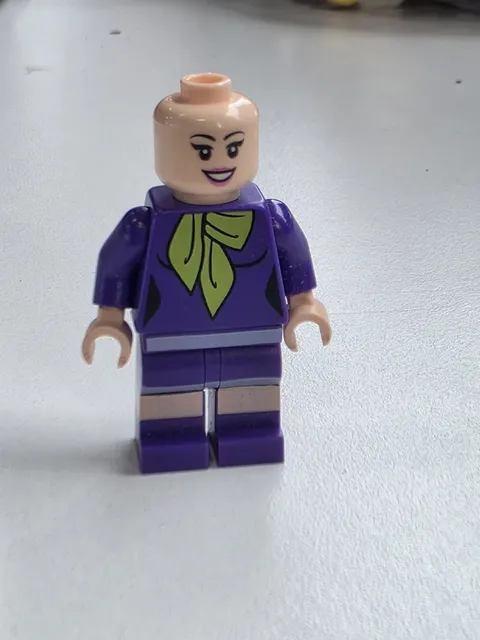 LEGO Scooby-Doo - Daphne Blake - Mini Figure / Mini Fig No Hair