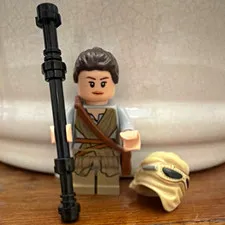 LEGO Rey Minifigure with Black Staff & Tan Head Wrap with Goggles