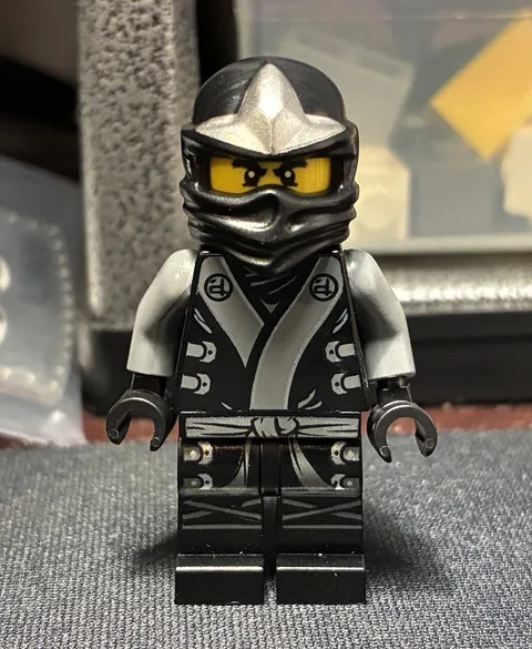 LEGO Ninjago Cole The Final Battle Minifigure Retired Kimono Excellent Condition