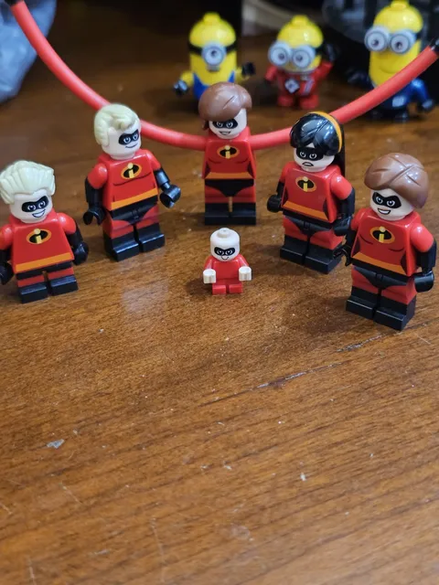 Lego Incredibles Minifigures Family Members Used Good Condition