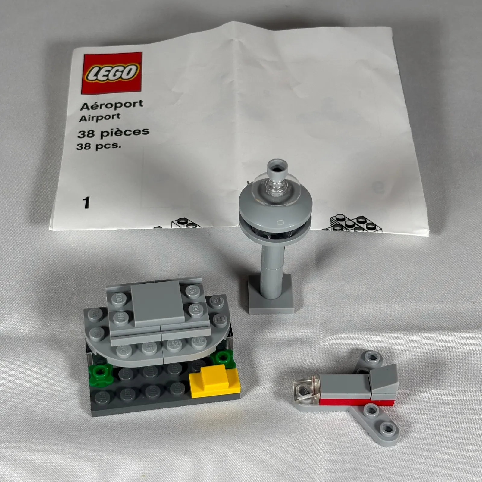 LEGO City Airport Promo Set 38pcs – TRU Exclusive – Retired – w/ Manual - Rare