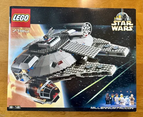 LEGO Star Wars Millennium Falcon 7190 RARE Sealed, New! Retired from year 2000