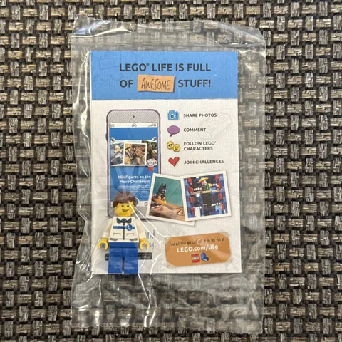 LEGO LIVE NYC 2018, Official Lego Life Promotional Minifigure - Rare-limited