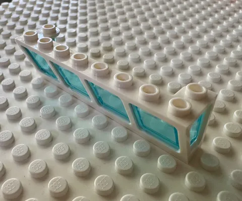 LEGO Window 2 x 8 x 2 Boat with Trans-Light Blue Glass (89648 / 89649) 89648c02