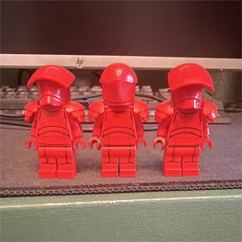 LEGO Star Wars Elite Praetorian Guard Red Minifigure Lot of 3 (75225)