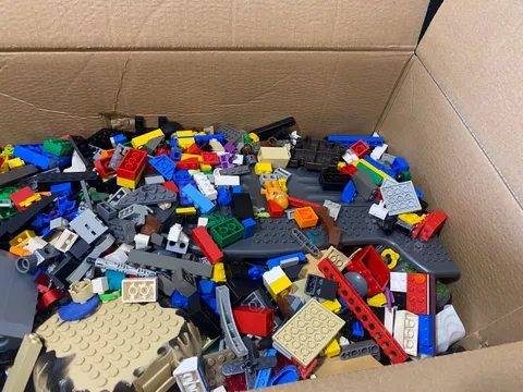 large lot Lego pieces parts 11 pounds lot collection lot "B" Legos