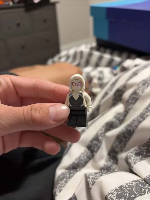 LEGO Spider-Gwen (Ghost-Spider) Minifigure White Hood, Black Outfit