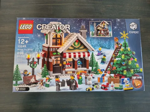 LEGO 10249 Creator Expert Winter Toy Shop Retired Christmas Building Set Village