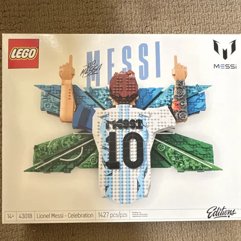 LEGO Art Limited Edition Lionel Messi Celebration Set 43018 1427 pcs 14+