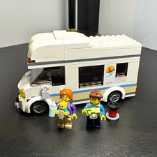 LEGO City 60283 Holiday Camper Van 100% complete great condition