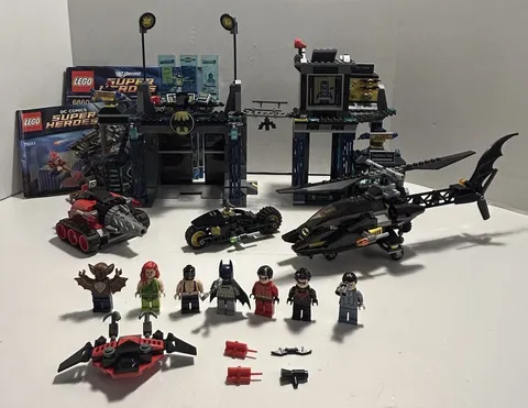 Lego 2012 Batman The Batcave 6860 & 76011 With Manuals 99% Complete!
