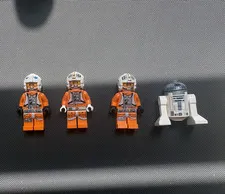LEGO Star Wars Minifigure Lot of 4 - R2-D2 & 3 Orange Pilot Figures