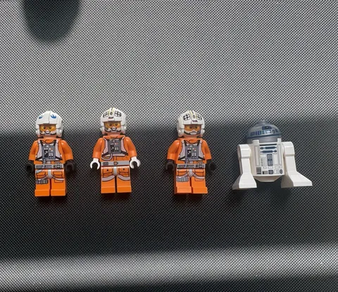 LEGO Star Wars Minifigure Lot of 4 - R2-D2 & 3 Orange Pilot Figures