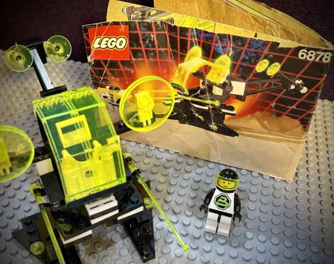 Vintage LEGO Space Blacktron 6878 Sub Orbital Guardian 100% Complete W Instructi