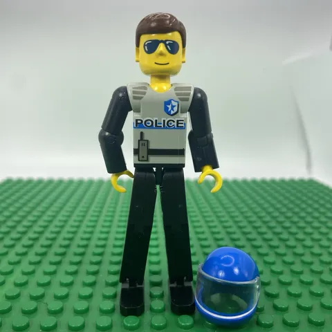 LEGO Technic Figure - Policeman - 8230 tech029 Vintage Minifigure