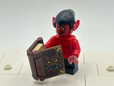 LEGO Bookkeeper minifigure with Book of Monsters Nexo Knights 70323 nex046