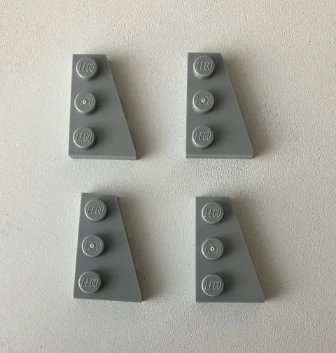 LEGO 4x NEW Plate 2x3 w/ Wedge/Angle Right LIGHT BLUISH GREY #43722