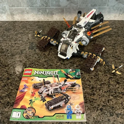 LEGO NINJAGO: Ultra Sonic Raider (9449)