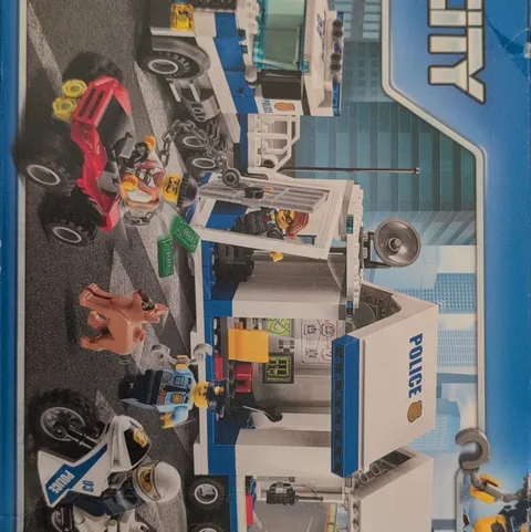 LEGO City Police Mobile Command Center 60139 374pcs Age 6-12 Brick Sep