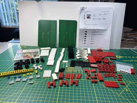 Legoland: Firehouse 570-1 Vintage 1973 RARE with 6 substitutions, no box
