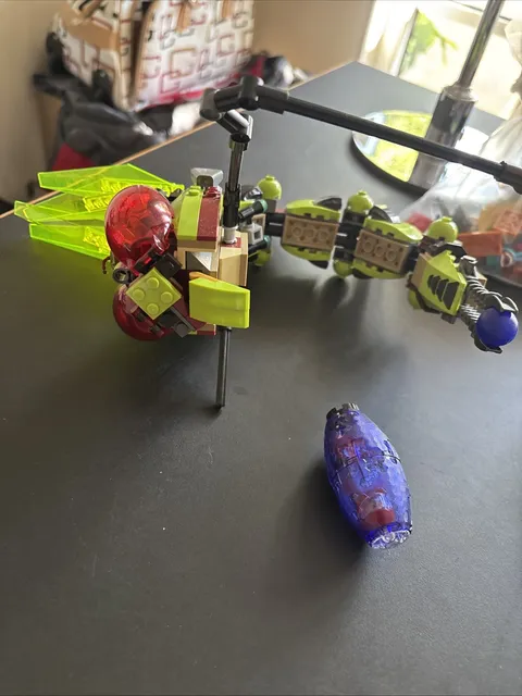 LEGO Space: Warp Stinger (70702)