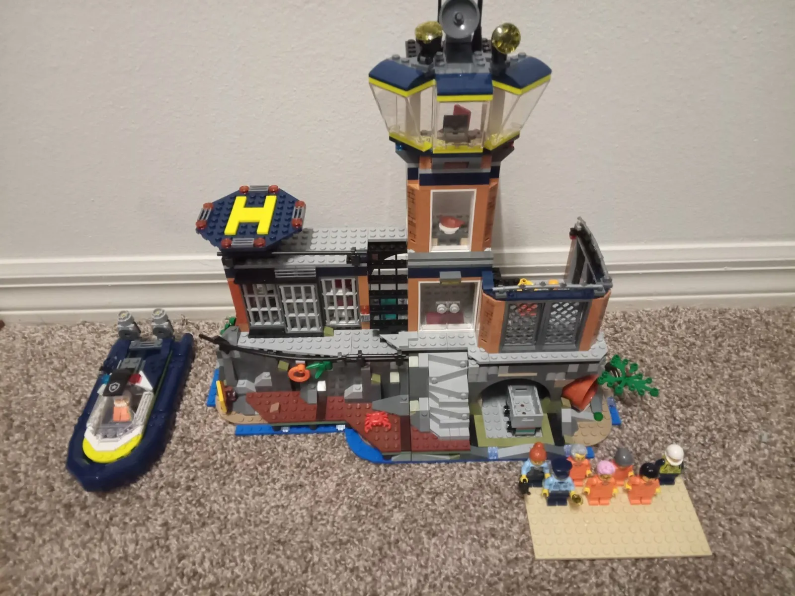 LEGO City: Police Prison Island (60419) Read Description 