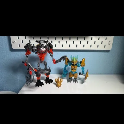LEGO Bionicle Mask Maker vs. Skull Grinder set 70795